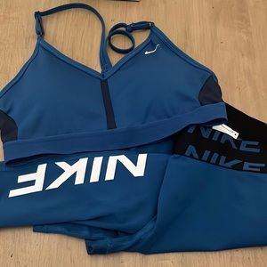 Nike Womens workout set size medium like new